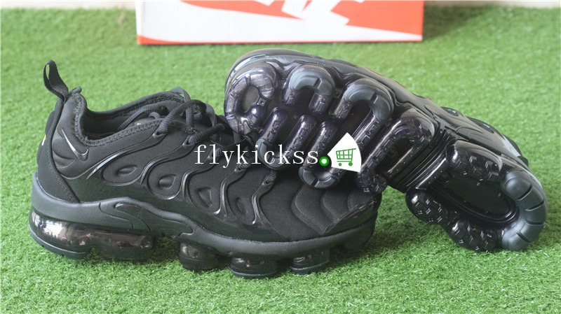 Nike Air Vapormax Plus Triple Black